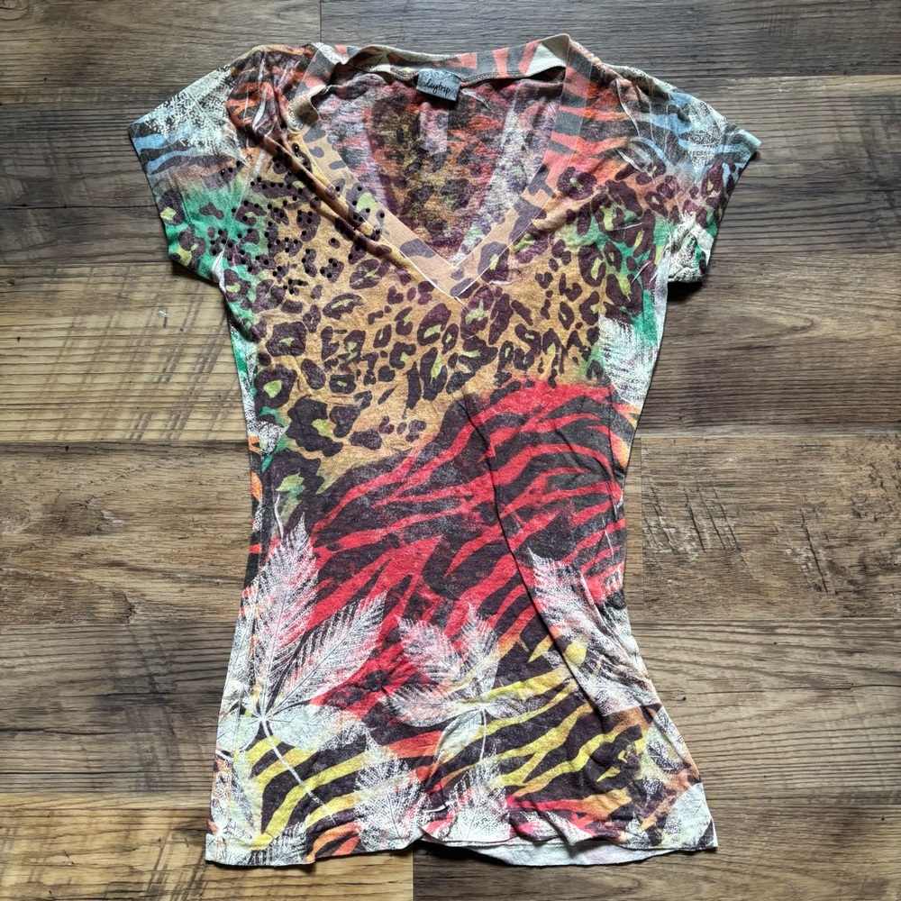 Kesha era V-neck t shirt